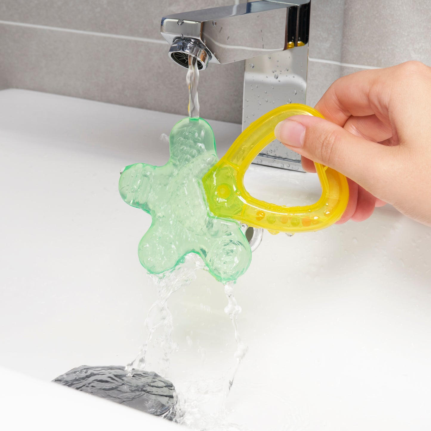 Mother Goose Cool & Play teether–handle–rattle